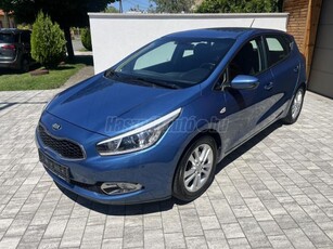 KIA CEE'D 1.4 CVVT EX Prémium Szervizkönyv!