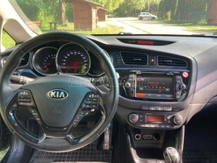 KIA CEE'D 1.6 CRDI FIFA Limited