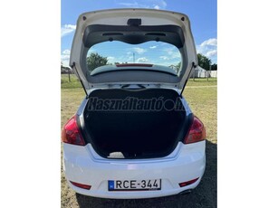 KIA CEE'D Pro1.4 EX