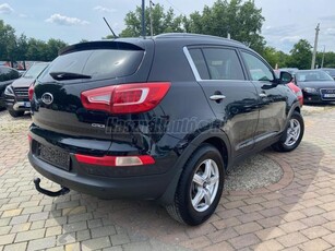 KIA SPORTAGE 2.0 CRDi EX 4x4 ÜLÉSFŰTÉS ELŐL/HÁTUL - VONÓHOROG - TEMPOMAT - XENON - TOLATÓRADAR