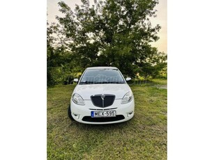 LANCIA YPSILON 1.4 MOMO DESIGN BENZINES