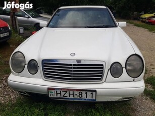 Mercedes-Benz E-Osztály E 220 D Classic