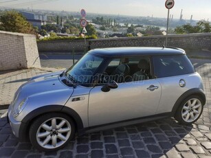 MINI MINI COOPER 1.6 S Ajándék tele tank benzin!