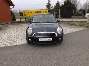 MINI MINI ONE 1.4 Friss szervíz ! Szevíz k.! Km 120 e.! 2 Kulcs!