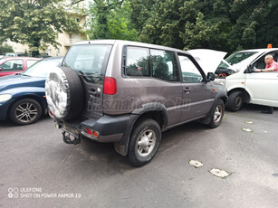 NISSAN TERRANO II 2.4 SE