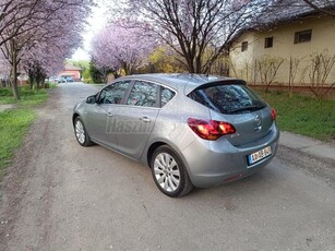 OPEL ASTRA J 1.4 Cosmo