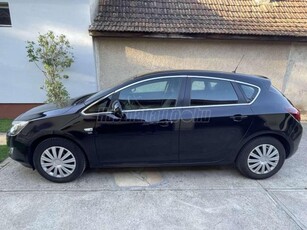 OPEL ASTRA J 1.4 Cosmo