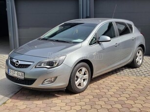 OPEL ASTRA J 1.4 Cosmo NAGYON SZÉP FÉLBŐR COSMO. DIGKLÍMA. TEMPOMAT. ALUFELNIK. ESŐ-FÉNYSZENZOR