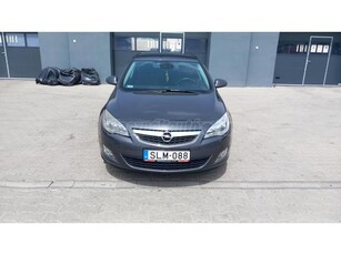 OPEL ASTRA J 1.4 Essentia ALU.KERÉK! KLIMA! TEMPOMAT! ÜLÉSFŰTÉS! TÉLI-NYÁRI GUMIK! FEDÉLZETI KAMERA!