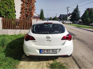 OPEL ASTRA J 1.6 Cosmo