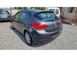 OPEL ASTRA J 1.6 Cosmo friss műszaki--szervizkönyv--névre irva.!!!