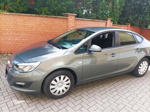 OPEL ASTRA J Sedan 1.4 T Enjoy magyaro-i