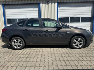 OPEL ASTRA J Sedan 1.6 Enjoy Magyarországi végig szervizkönyves!+Friss Műszaki+Téli Kerék!