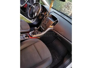 OPEL ASTRA J Sport Tourer 1.4