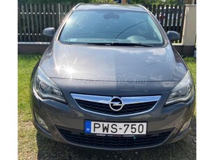 OPEL ASTRA J Sports Tourer 1.4 T Selection