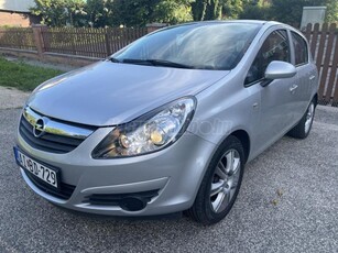 OPEL CORSA D 1.4 Cosmo Digitális klíma! 10 db légzsák! Kerékpártartó!