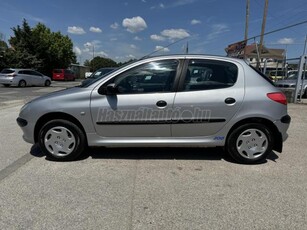 PEUGEOT 206 1.1 Presence (MAGYARORSZÁGI-SZERVIZELT-SOK MŰSZAKI)