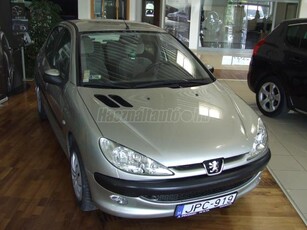 PEUGEOT 206 1.4 16V Premium MAGYAR SZERVÍZKÖNYV MÁRKAKÉPVISELET 1 TULAJ