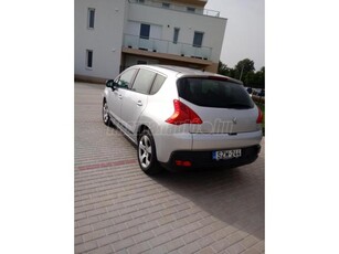 PEUGEOT 3008 1.6 HDi Confort Pack