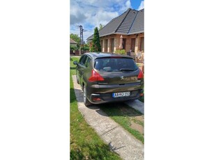 PEUGEOT 3008 1.6 VTi Confort Pack