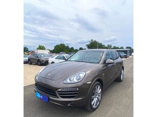 PORSCHE CAYENNE Dízel (Automata) 141eKm/TV hátul/Bose HIFI/Panoráma tető/ Motoros Csomagtérajtó/21 kerekek/2 Gyár