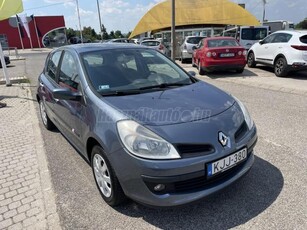 RENAULT CLIO 1.6 16V Privilege