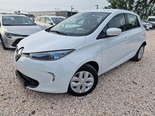 RENAULT ZOE Z.E. R90 41 kWh Life (Automata) Szervizkönyv! Navigáció! Tolatóradar! Telefontükrözés!