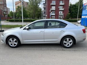 SKODA OCTAVIA 1.6 CR TDI Style Mo.-i/1.tulaj/Végig Vez.Szvk./T.mentes/Radar E-H/Navi/Smartlink/Téli-Nyári/Áfás