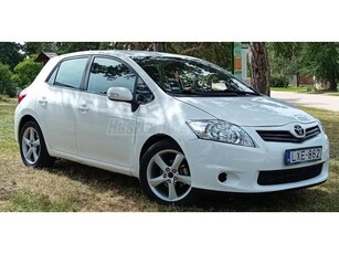 TOYOTA AURIS 1.33 FACELIFT //RENDKÍVÜLI MEGÍMÉLT ÁLLAPOT GYÁRI LEINFORMÁLHATO KM 11000