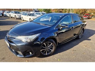 TOYOTA AVENSIS 1.6 D-4D Touring Sports Executive. szervizkönyv. panoráma. bixenon. navi. bőr