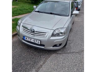 TOYOTA AVENSIS 2.0 D-4D Executive