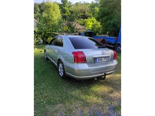 TOYOTA AVENSIS 2.0 D-4D Linea Sol