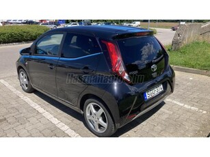 TOYOTA AYGO 1.0 x-treme cool&safe + smart