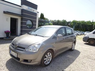 TOYOTA COROLLA VERSO 2.2 D-4D Linea Sol 7Fős!Takarékos Diesel!Vonóhorog!