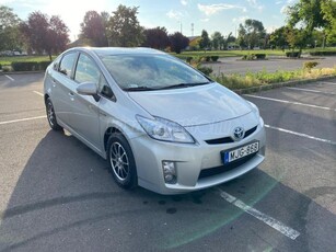 TOYOTA PRIUS 1.8 HSD(Automata)