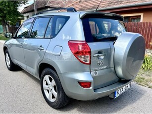 TOYOTA RAV 4 Rav4 2.2 D-4D 4x4