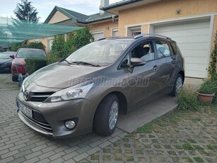 TOYOTA VERSO 1.6 D-4D Active /Magyaro. első forg.helyezés.Második tul./