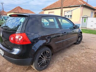 VOLKSWAGEN GOLF V 1.4 Comfortline