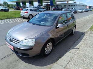 VOLKSWAGEN GOLF V 1.6 FSI Premium