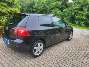 VOLKSWAGEN GOLF V 1.9 PD TDI Sportline