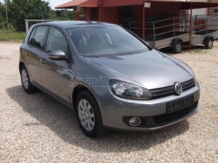 VOLKSWAGEN GOLF VI 1.6 Comfortline Szervizkönyv.2-gyári kulcs.Klíma.Ül-fűt.Tempomat.4-el ablak.Radar-elöl-hátul