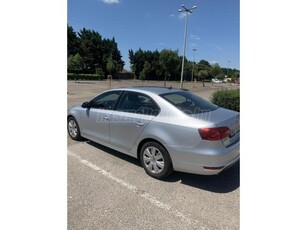 VOLKSWAGEN JETTA 1.6 CR TDI Comfortline DSG