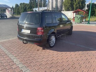 VOLKSWAGEN TOURAN 1.9 PD TDi Conceptline DSG