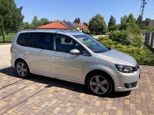 VOLKSWAGEN TOURAN 2.0 CR TDI Comfortline DSG [7 személy] 136-e kilométer WEBASTO.7 személyes. Panoráma üvegtető