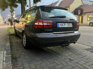 VOLVO V40 1.8