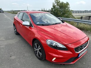 VOLVO V40 2.0 D [D2] R-Design Kinetic