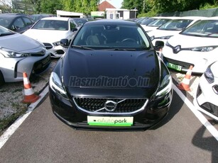 VOLVO V40 2.0 [T2] Momentum LED-CITY-SAFETY-NAVI-Ü.FŰTÉS-SZKÖNYV!