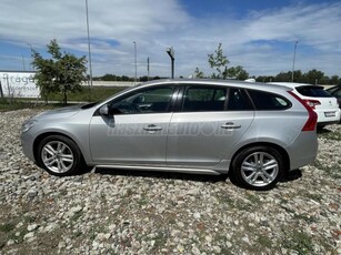 VOLVO V60 2.0 D [D3]