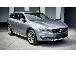 VOLVO V60 2.0 D [D3] Momentum Geartronic Cross Country-xxx-VEZÉRLÉS /CSERÉLVE-ÁLLÓFŰTÉS-KAMERA-NAVI-RADAR