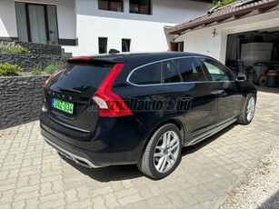 VOLVO V60 2.4 D [D6] PHEV AWD Momentum Geartronic Twin Engine - Plug-In Hybrid